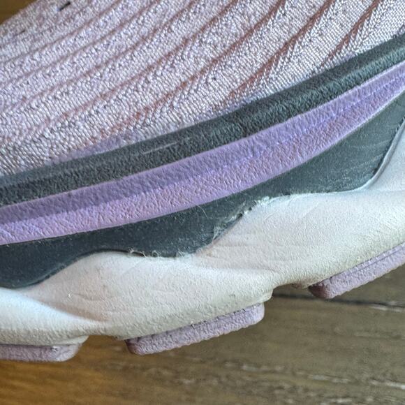 Mizuno Wave Sky 6 Women's Size 9 EU 40 Lavender White Gray Running Walking - Picture 12 of 16